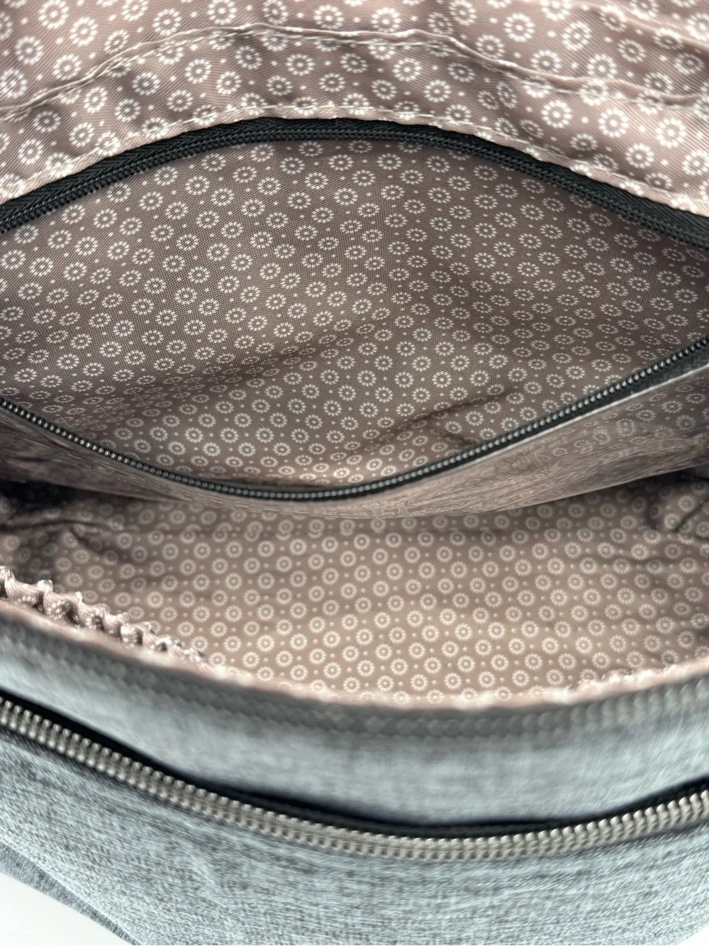 lug Slider Heather Gray/Black Chevron Quilted Panel Crossbody Bag- Multi Pocket